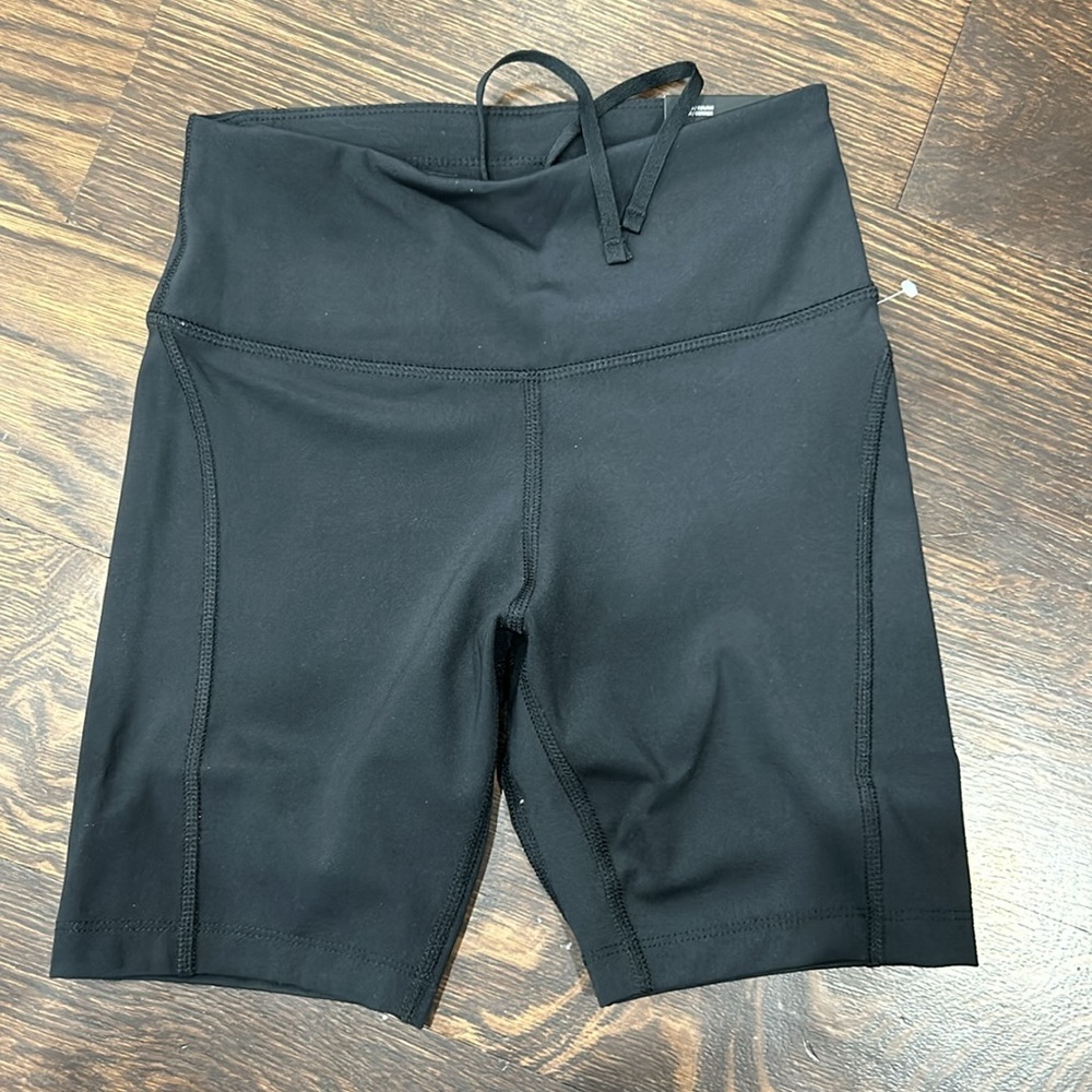 Nike NWT Biker shorts XS - Picture 2 of 2